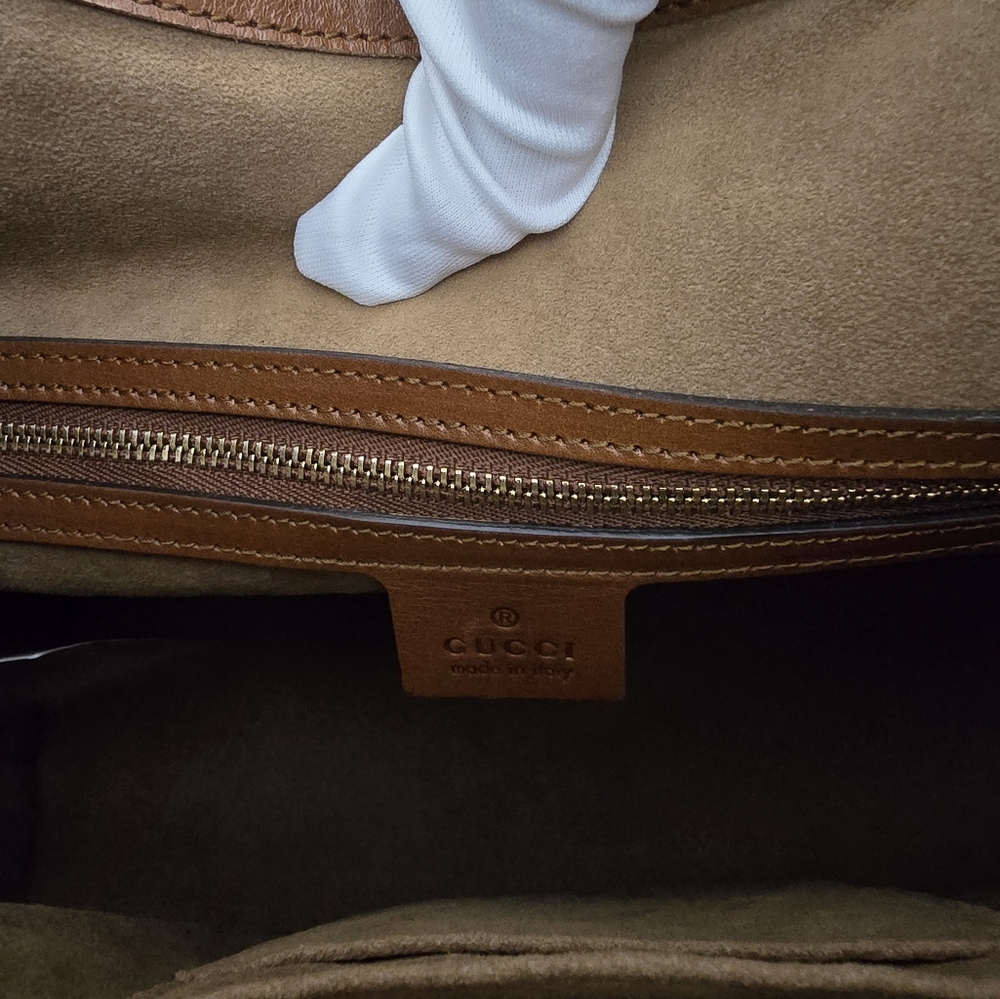 Gucci GG Supreme Beige and Brown Shoulder Bag - Picture 11 of 15
